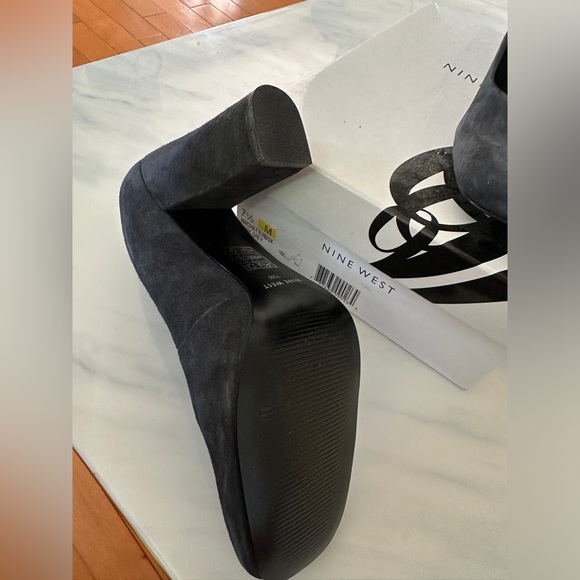 Nine West bark grey shoes size 7.5 - Picture 2 of 3